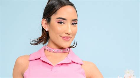 chloe amour hookup